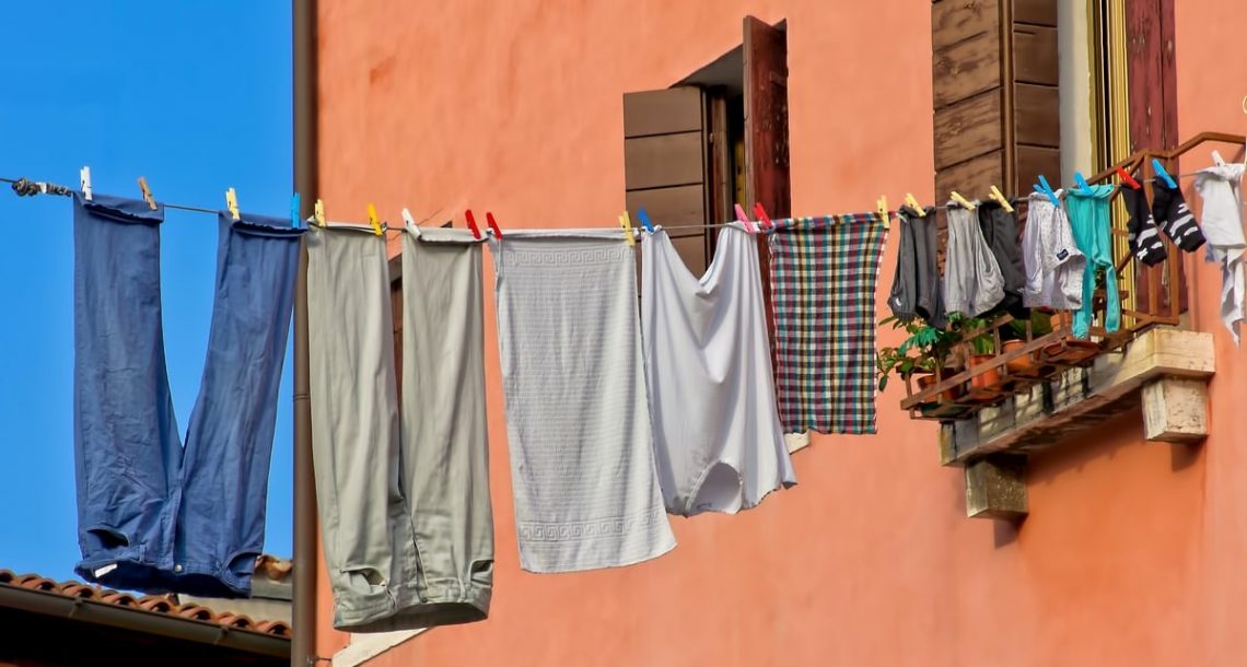 הכביסה של השכן מריחה טוב יותר? כך תעשו את זה נכון